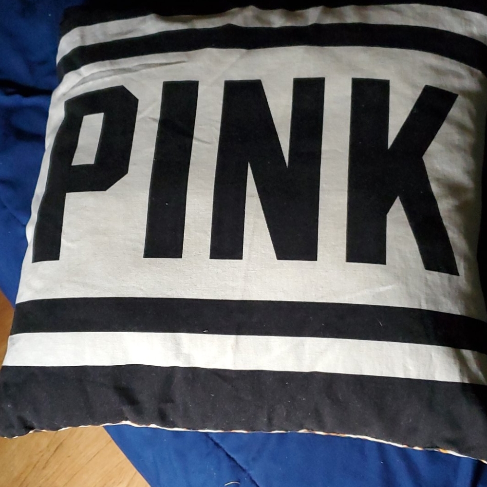 Used no flaws cheetah PINK throw pillow